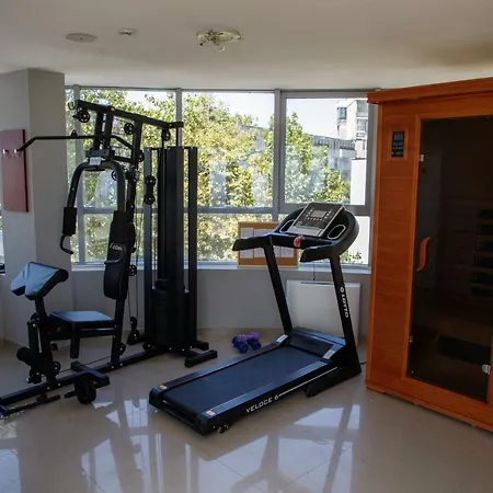 Хотел виена